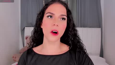 Vnecis Marn online show from October 5, 2025, 3:10 pm