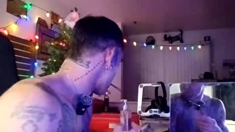 Zanecubano online show from December 15, 2025, 1:21 am