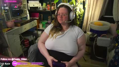 Snapshot of geeky_kitten chatting on September 26, 2025, 7:34 am Geeky Kitten Leina -  online show from September 26, 2025, 7:34 am