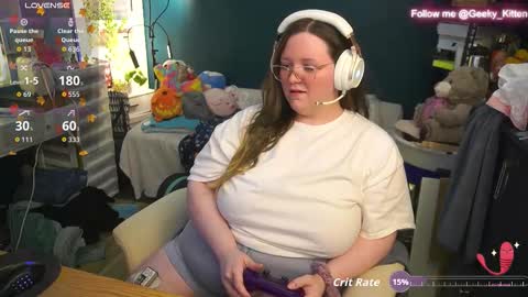 Snapshot of geeky_kitten chatting on October 25, 2025, 2:19 am Geeky Kitten Leina -  online show from October 25, 2025, 2:19 am