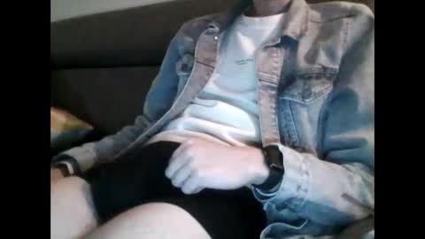 geil123569551 online show from November 19, 2025, 5:46 pm