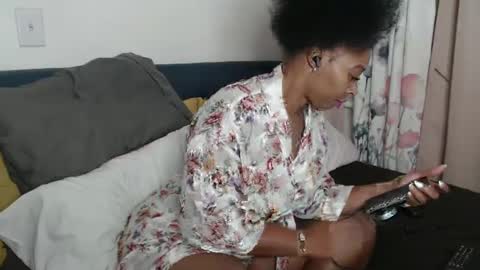 The Empress online show from September 17, 2025, 1:29 am