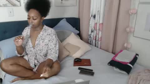 The Empress online show from October 6, 2025, 10:12 am