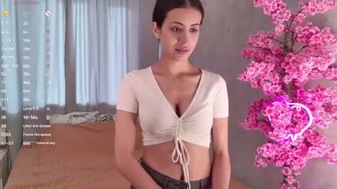 Lia online show from June 20, 2026, 2:09 pm