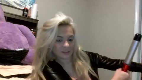 geminincapricorn96 online show from December 14, 2025, 3:34 am