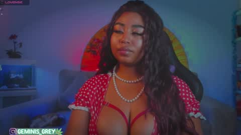 Snapshot of geminis_grey chatting on October 17, 2025, 2:04 am Geminis online show from October 17, 2025, 2:04 am