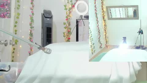 Snapshot of genesis__love_ chatting on October 7, 2025, 9:28 am Genesis online show from October 7, 2025, 9:28 am