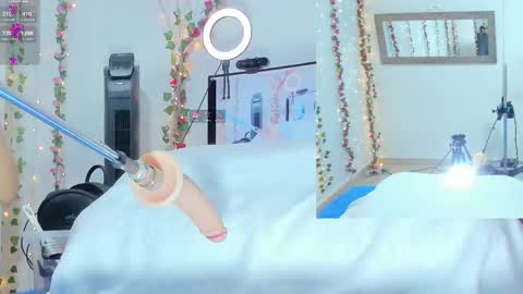 Snapshot of genesis__love_ chatting on October 26, 2025, 9:26 am Genesis online show from October 26, 2025, 9:26 am