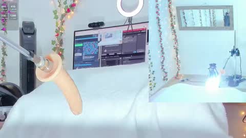 Snapshot of genesis__love_ chatting on November 1, 2025, 9:22 am Genesis online show from November 1, 2025, 9:22 am