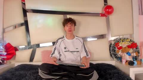 Snapshot of genesis_js chatting on December 18, 2025, 4:07 am genesis_js online show from December 18, 2025, 4:07 am