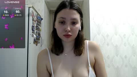 genev__ievee online show from May 4, 2026, 6:26 pm