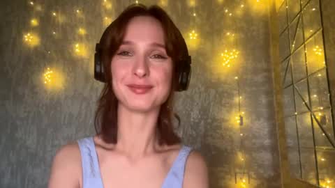 Riana online show from April 20, 2026, 4:04 am