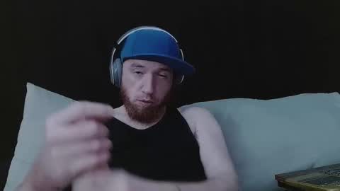 genitalwars online show from December 18, 2025, 4:07 am