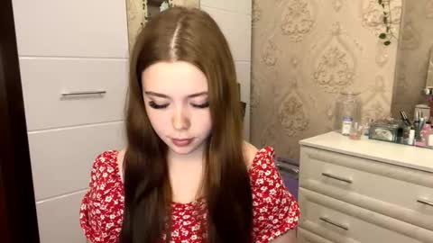 Kira online show from February 8, 2026, 1:47 pm