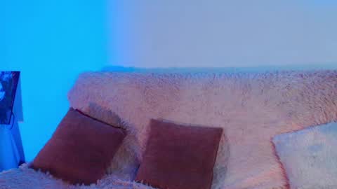 gentlemila online show from February 16, 2025, 11:26 pm