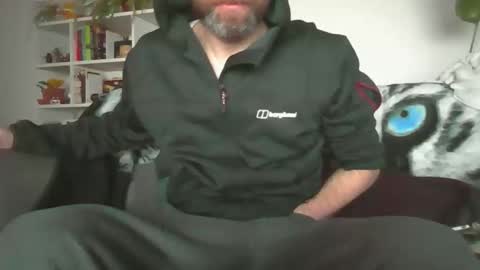 Geon online show from November 5, 2025, 7:52 am