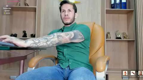 Snapshot of george_diesell_ chatting on June 10, 2026, 5:07 am George online show from June 10, 2026, 5:07 am