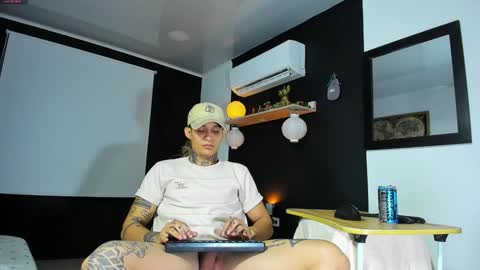 independent model online show from January 6, 2025, 6:47 am