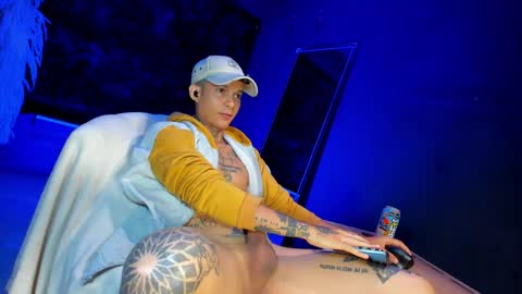 independent model online show from May 28, 2026, 5:54 pm