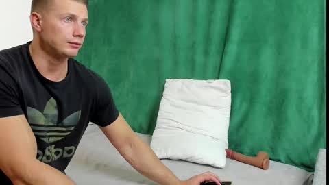 Snapshot of georgearmwrestler chatting on January 2, 2025, 4:24 pm George my Fansly  online show from January 2, 2025, 4:24 pm