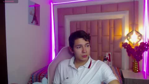 Snapshot of georgesmith_1 chatting on December 10, 2024, 2:59 am GEORGE online show from December 10, 2024, 2:59 am