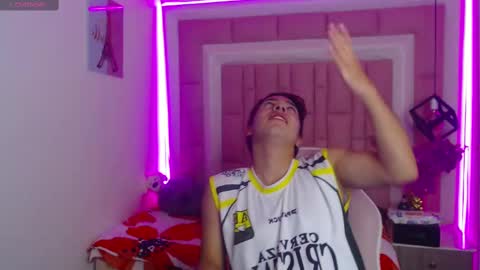 Snapshot of georgesmith_1 chatting on December 17, 2024, 3:50 am GEORGE online show from December 17, 2024, 3:50 am