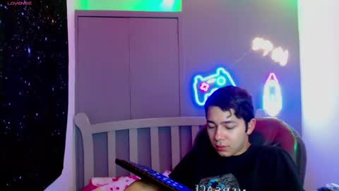 Snapshot of georgesmith_1 chatting on December 27, 2024, 6:35 am GEORGE online show from December 27, 2024, 6:35 am