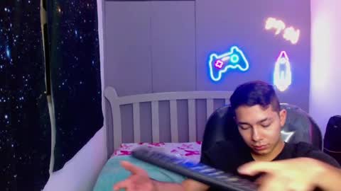 Snapshot of georgesmith_1 chatting on December 30, 2024, 3:03 am GEORGE online show from December 30, 2024, 3:03 am