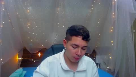 Snapshot of georgesmith_1 chatting on December 31, 2024, 3:23 am GEORGE online show from December 31, 2024, 3:23 am