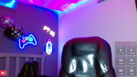 Snapshot of georgesmith_1 chatting on January 11, 2025, 2:09 am GEORGE online show from January 11, 2025, 2:09 am