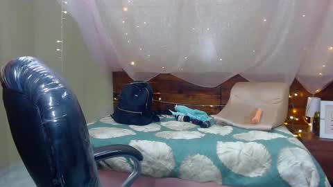 Snapshot of georgesmith_1 chatting on February 2, 2025, 12:51 am GEORGE online show from February 2, 2025, 12:51 am