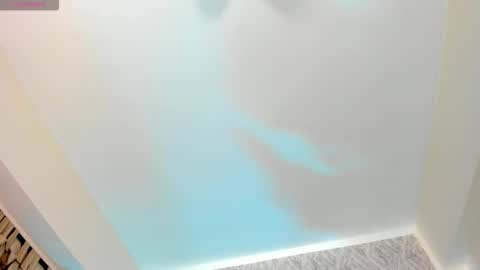 Kendal  online show from November 12, 2025, 1:55 pm