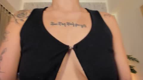 Kendal  online show from January 17, 2026, 1:27 pm