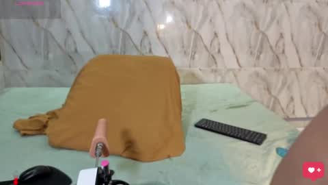 Snapshot of georgis__ chatting on October 4, 2025, 8:40 pm Georgina online show from October 4, 2025, 8:40 pm