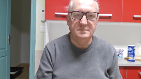 gerardlp131313 online show from October 29, 2025, 8:43 pm