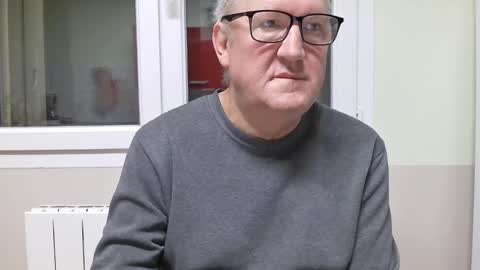 gerardlp131313 online show from November 7, 2025, 8:42 pm