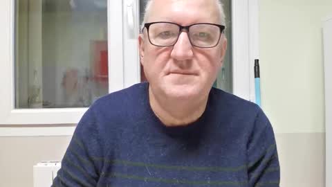 gerardlp131313 online show from February 5, 2026, 8:46 pm