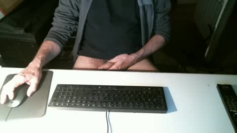 Snapshot of getz62 chatting on January 3, 2025, 3:33 pm getz62 online show from January 3, 2025, 3:33 pm