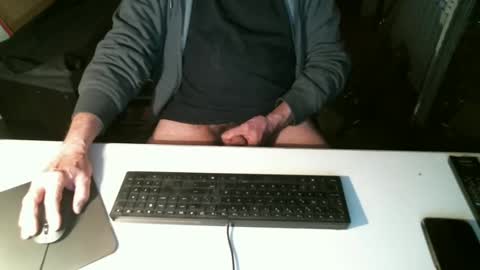 Snapshot of getz62 chatting on January 21, 2025, 11:55 pm getz62 online show from January 21, 2025, 11:55 pm