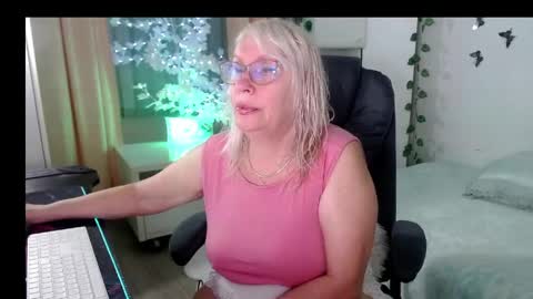 Snapshot of ghertrudequeen chatting on June 2, 2026, 4:36 am Ghertrudequeen online show from June 2, 2026, 4:36 am
