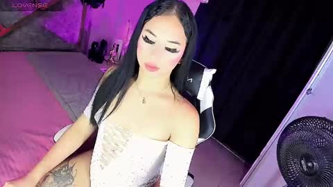 Gia Ferrara online show from May 5, 2026, 3:36 am