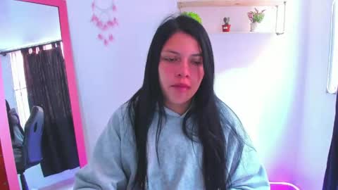 giaaaa   online show from May 7, 2026, 1:38 pm