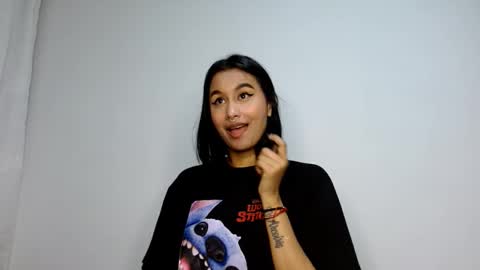 Snapshot of gia_lee10 chatting on October 15, 2025, 2:22 am Gia Lee online show from October 15, 2025, 2:22 am