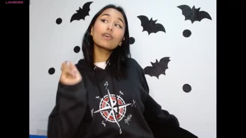 Snapshot of gia_lee10 chatting on October 28, 2025, 2:59 am Gia Lee online show from October 28, 2025, 2:59 am