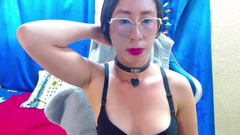 Gia  online show from May 14, 2026, 4:03 pm