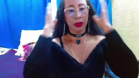 Gia  online show from June 6, 2026, 10:25 pm
