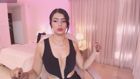 Gia online show from December 14, 2024, 7:14 pm
