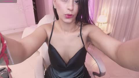 Gia online show from December 18, 2024, 7:19 pm