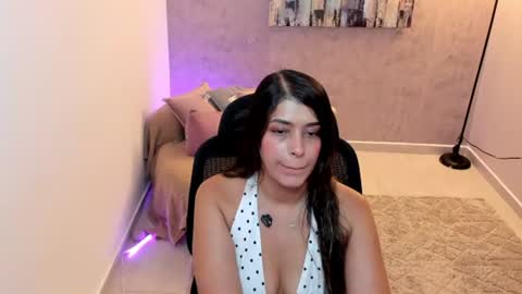Gia online show from June 25, 2026, 6:23 pm