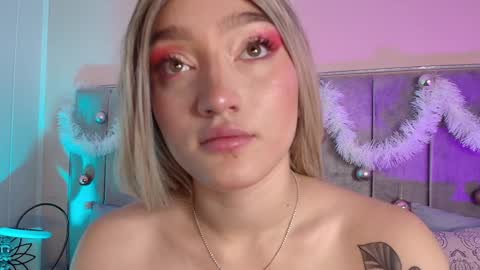 Gia online show from December 21, 2024, 11:55 am